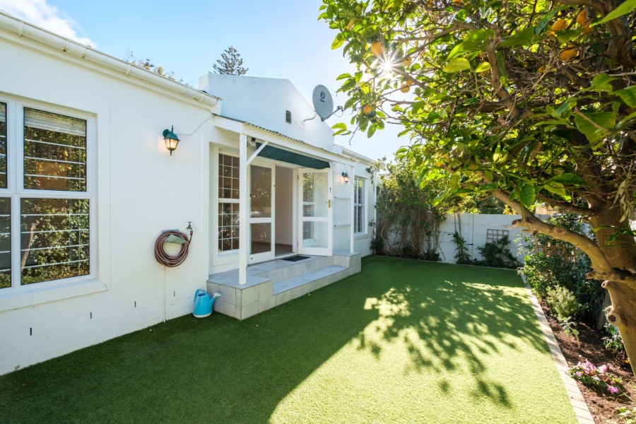 3 Bedroom Property for Sale in Lakeside Western Cape